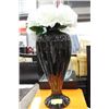 Image 1 : SHOWHOME BLACK VASE W ARTIFICIAL FLOWERS