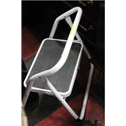 FOLDING STEP STOOL