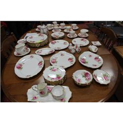 ESTATE ROYAL ALBERT AMERICAN BEAUTY CHINA SET