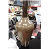 Image 1 : SHOWHOME VASE W ARTIFICIAL FOLIAGE ON CHOICE