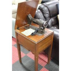 ESTATE SEAMSTRESS ROTARY SEWING MACHINE