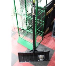 MEDIUM SNOWSHOVEL