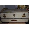 Image 1 : VINTAGE TRUNK