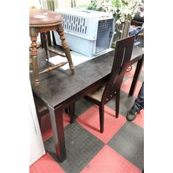 TABLE W 4 CHAIRS ***