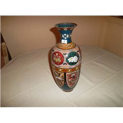 Vintage Chinese porcelain vase 1