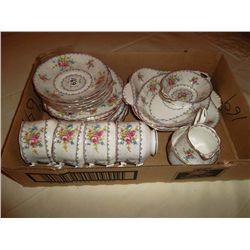 Royal Albert - Petit Point China tea set