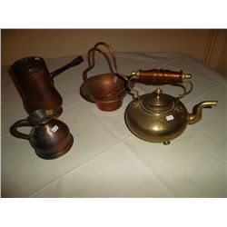 Collection of copper and brass: 1 brass tea pot; copper tongs etc.