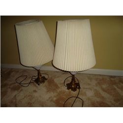 Pair of lamps Brass bottom with ivy on glass