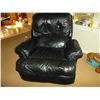 Image 1 : Black recliner