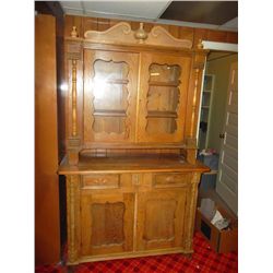 Pine cupboard Eastern Canada 1800. Glass doors
