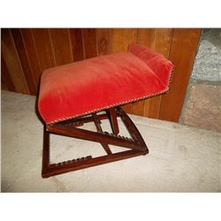 Unique stool Collapses