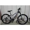 Image 1 : GREY SPECIALIZED HARDROCK 24 SPD, FRONT SUS, FULL DISC BRAKES, MOUNTAIN BIKE