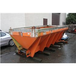 LARGE SALT SPREADER