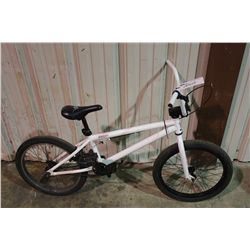 WHITE HARO SINGLE SPEED BMX STYLE BIKE