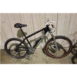 BLACK NO NAME 24 SPEED FRONT SUSPENSION MOUNTAIN BIKE WITH FULL DISC BRAKES