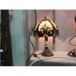 LEADED STAINED GLASS TIFFANY STYLE TABLE LAMP