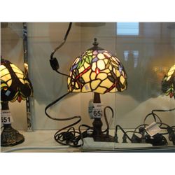 LEADED STAINED GLASS TIFFANY STYLE TABLE LAMP