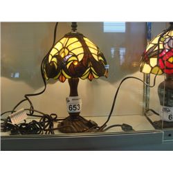LEADED STAINED GLASS TIFFANY STYLE TABLE LAMP