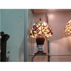 LEADED STAINED GLASS TIFFANY STYLE TABLE LAMP