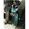 Image 1 : RIGHT HANDED GOLF CLUB SET WITH BAG AND CART