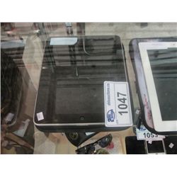 APPLE IPAD ONE - NO POWER CORD