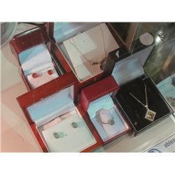LOT OF LADIES JEWELLERY; 2 NECKLACES WITH PENDANTS, 2 PAIRS OF EARRINGS AND 1 RING