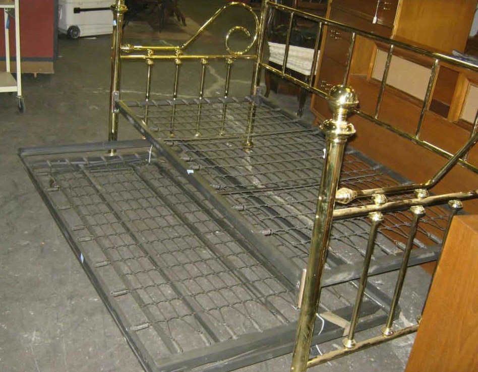 Twin Brass Day Bed With Trundle