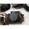 Image 2 : LOT 3 VINTAGE RETRO CAMERAS & CAMCORDER