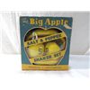 Image 1 : 1950s VINTAGE BIG APPLE SALT & PEPPER SHAKERS