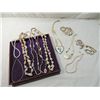Image 1 : 12 ASSORTED SHELL NECKLACES