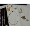 Image 8 : 29 ASSORTED NECKLACES