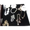 Image 3 : 25 ASSORTED BRACELETS