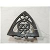 Image 1 : ANTIQUE CAST IRON IRON STAND TRIVET