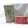 Image 1 : LOT 2 VINTAGE DOLL CARRYING CASES