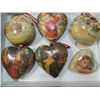 Image 1 : LOT 6 VINTAGE PAPER MACHE ORNAMENTS