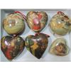 Image 2 : LOT 6 VINTAGE PAPER MACHE ORNAMENTS