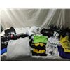 Image 1 : 30+ ASSORTED TSHIRTS & STRING BAGS