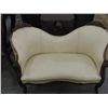 Image 1 : VICTORIAN PARLOR LOVE SEAT