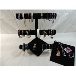 LOT 31 ASSORTED BRACELETS