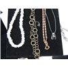 Image 4 : LOT 24 ASSORTED NECKLACES