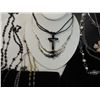 Image 3 : LOT 33 ASSORTED NECKLACES & ROSARYS