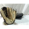 Image 2 : LOT 3 ASSORTED BASEBALL MITTS