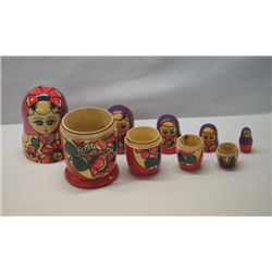 Russian ''Babushka'' Wooden Nesting Dolls