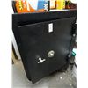 Image 1 : Large 3 x 3 Safe