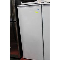 DANBY APARTMENT SIZE UPRIGHT FREEZER