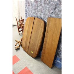 VINTAGE TABLE W 4 CHAIRS