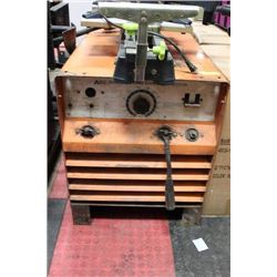 AIRCO 300AMP DUAL RANGE WELDING MACHINE