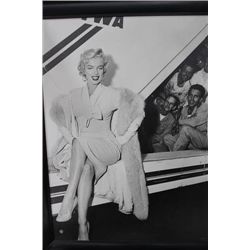 FRAMED NOSTALGIC PICTURES ON CHOICE