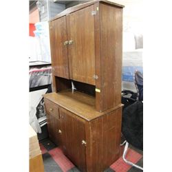 ANTIQUE WOODEN FARMHOUSE CUPBOARD