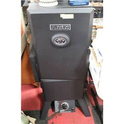 MASTER FORCE PROPANE SMOKER